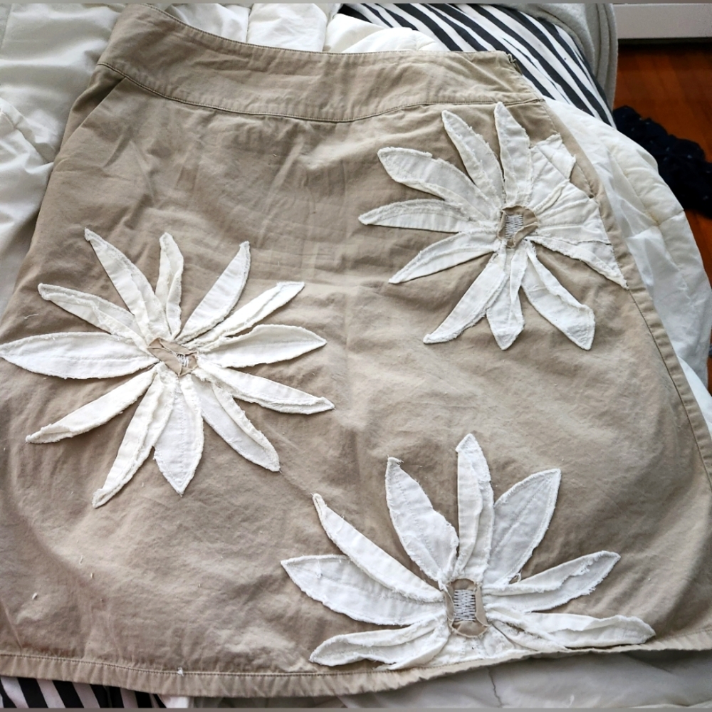 Boden flower skirt Sz10